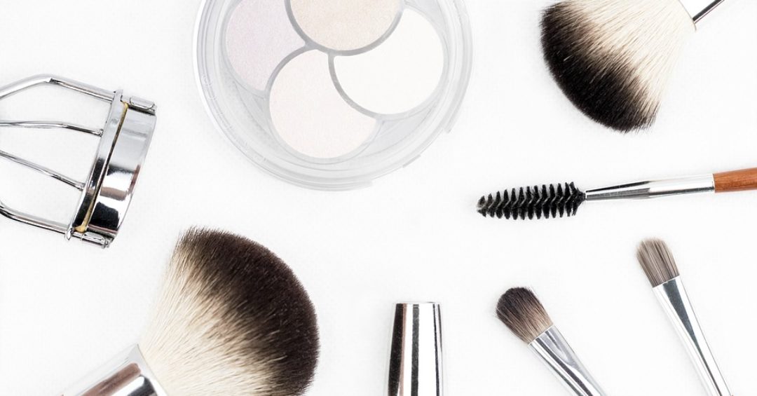 Appliquer le maquillage en 5 étapes simples